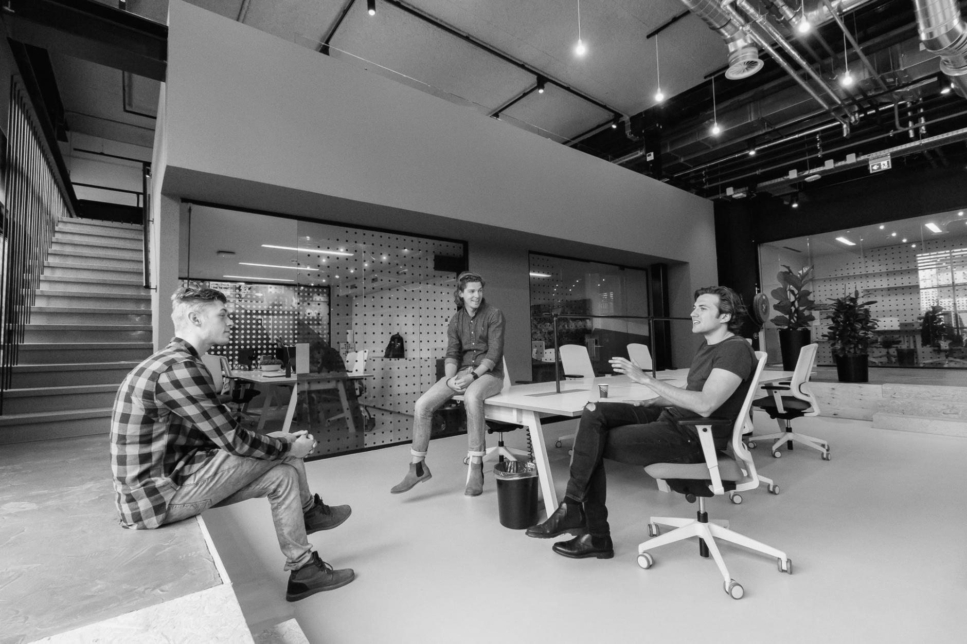 SEO course students working on search optimization strategies